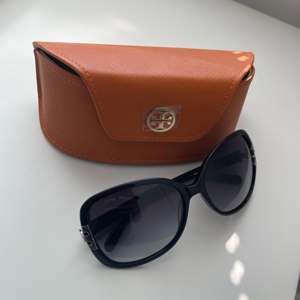 NWOT!! TORY BURCH Sunglasses – Black Oversized Frames w/ Colorblock Arms + Case